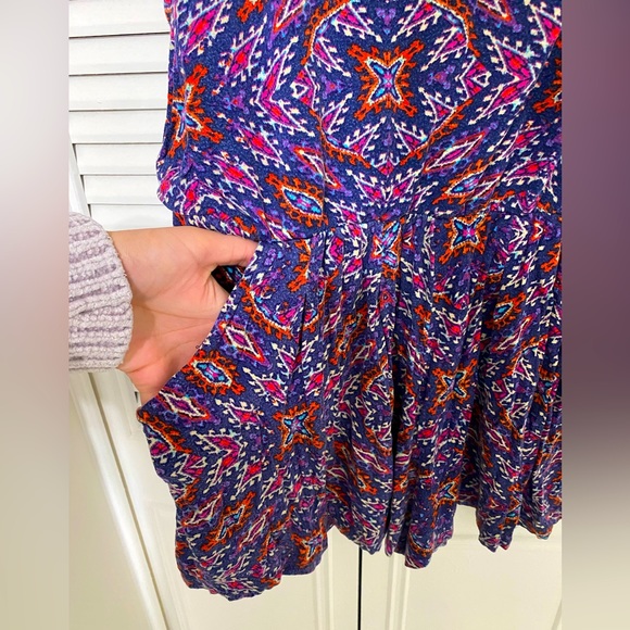 Xhilaration-Women’s Sleeveless Colorful Printed Romper-LARGE - Picture 3 of 6